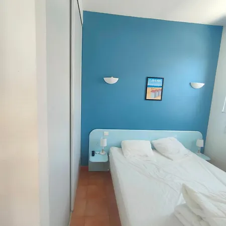Apartment In With Swimming Pool And 200m Away