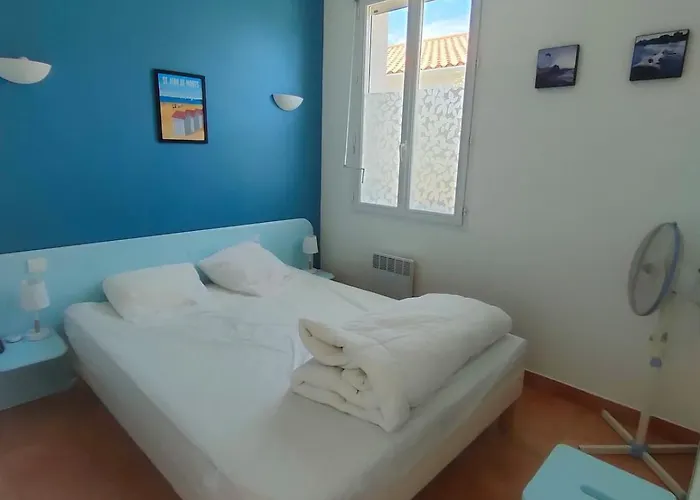 Apartment In With Swimming Pool And 200m Away