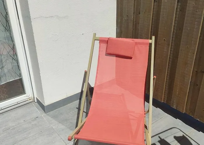 In With Swimming Pool And 200m Away *